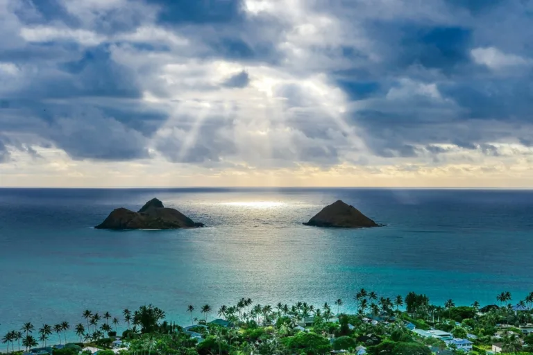 Sun shining on the ocean