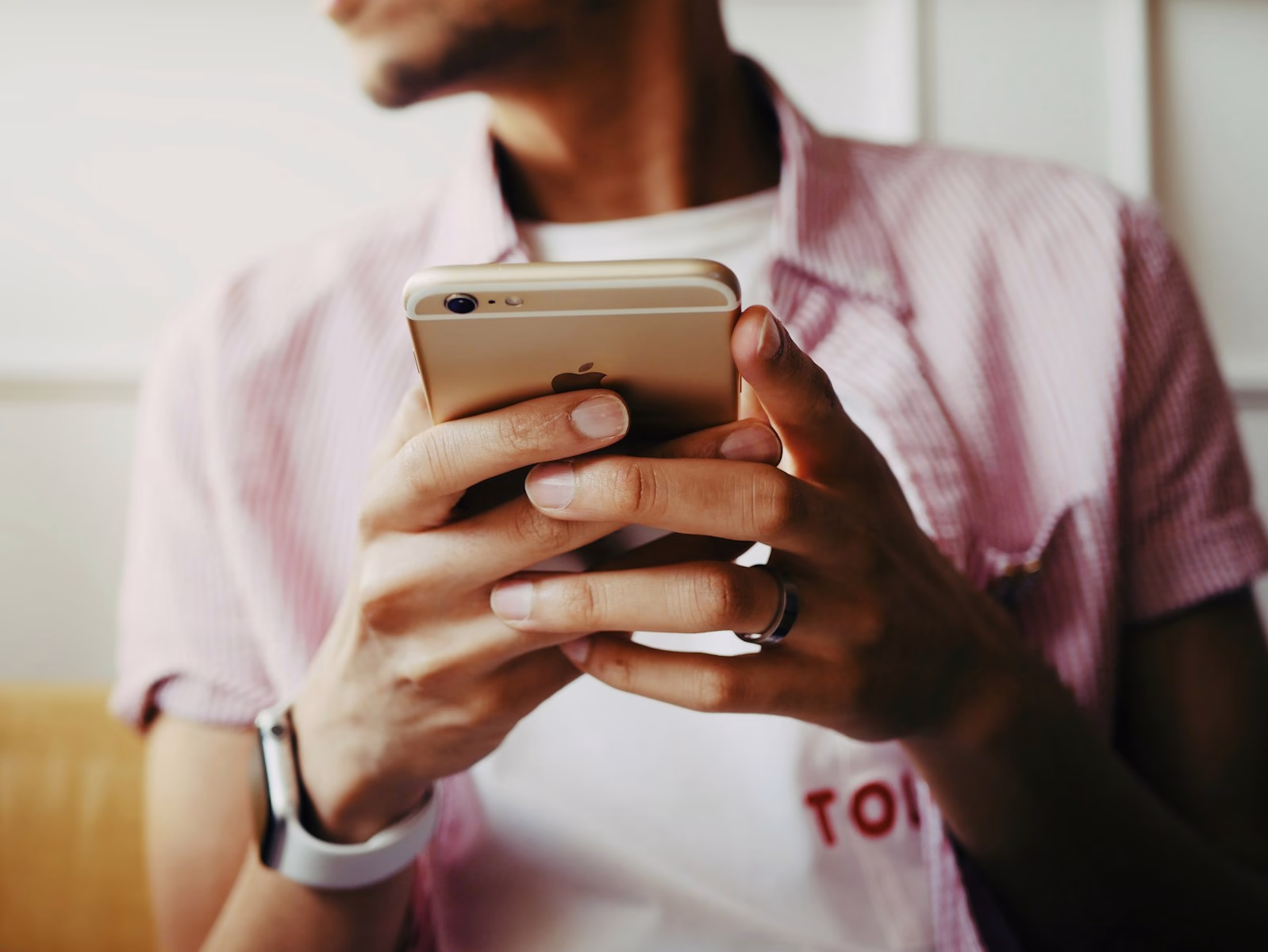 Want to Reduce Digital Footprint While Traveling? What to Know now